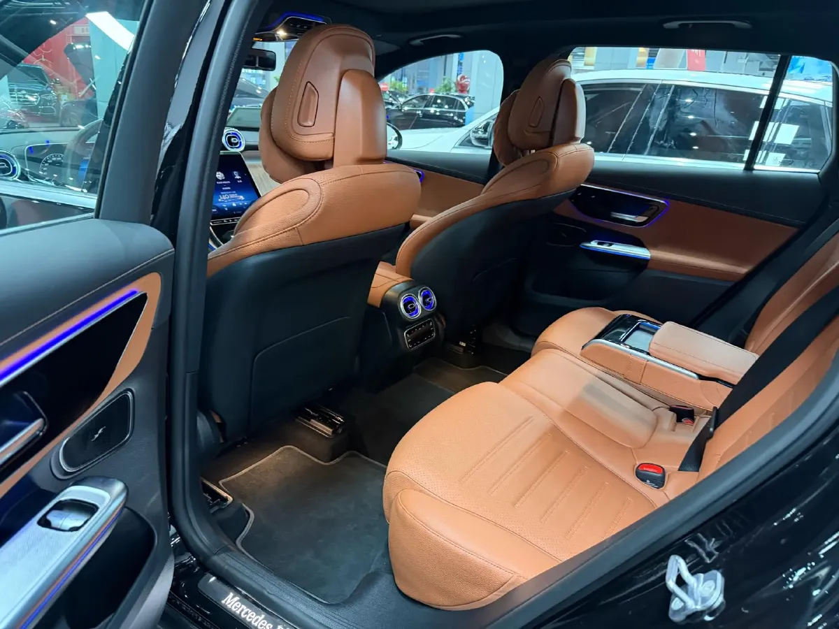 2025 Mercedes-Benz GLC Class 2.0T 204HP L4 9AT PHEV 30.9KWH,autocango,china used car exporter,china ev exporter,chinese used car exporter,chinese used ev exporter