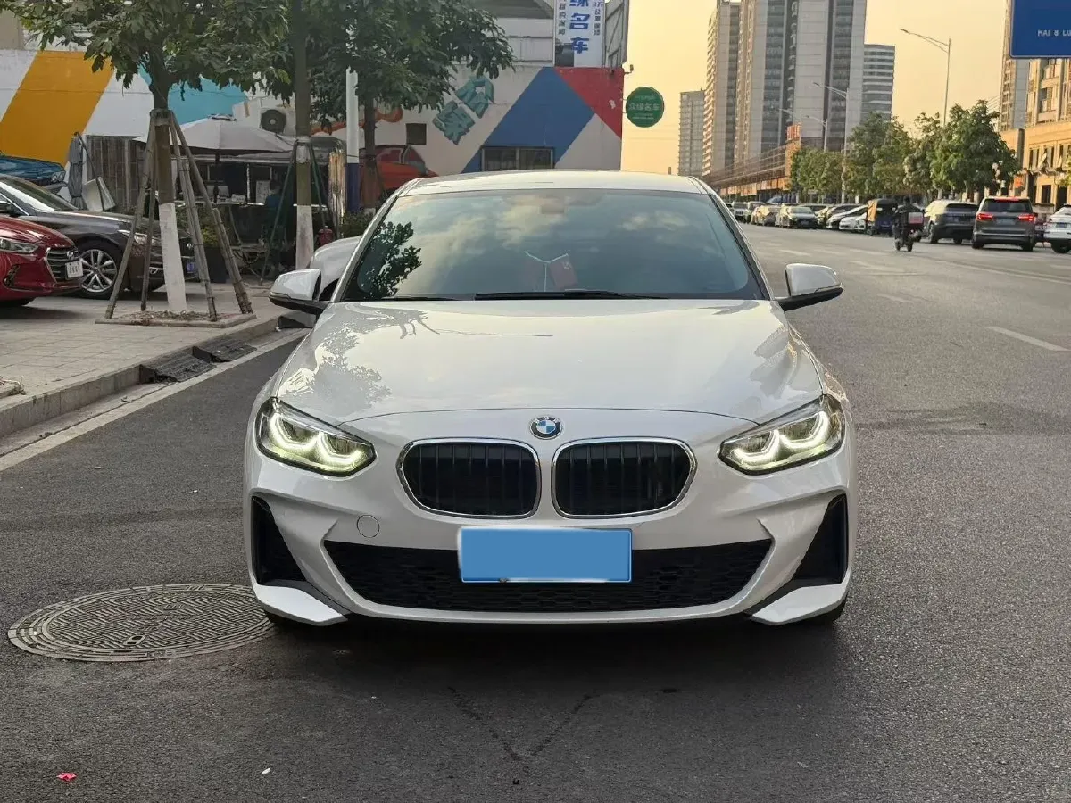 2022 BMW 1 Series 1.5T 140HP L3 7DCT,autocango,china used car exporter,china ev exporter,chinese used car exporter,chinese used ev exporter