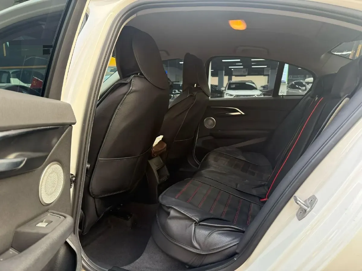 2022 BMW 1 Series 1.5T 140HP L3 7DCT,autocango,china used car exporter,china ev exporter,chinese used car exporter,chinese used ev exporter