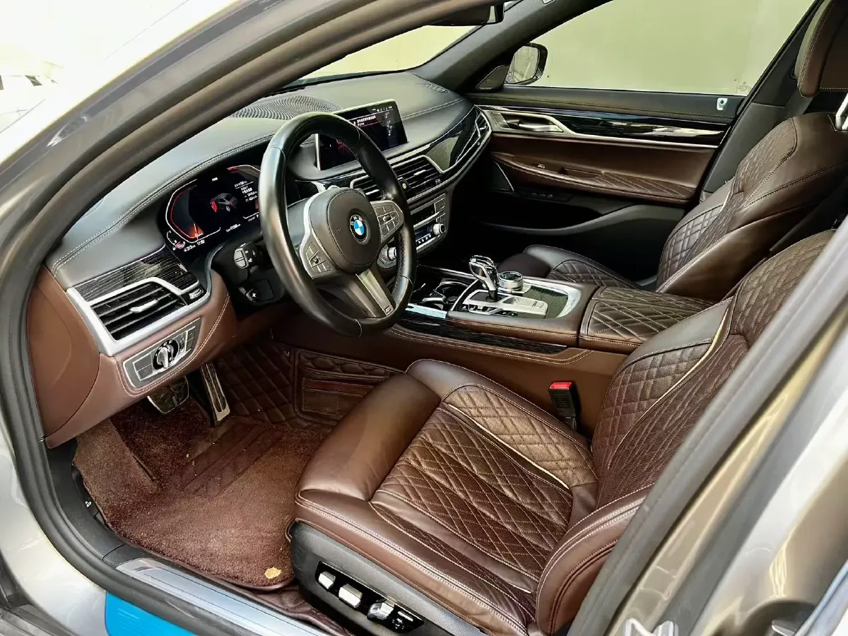 2019 BMW 7 Series 3.0T 340HP L6 8AT,autocango,china used car exporter,china ev exporter,chinese used car exporter,chinese used ev exporter