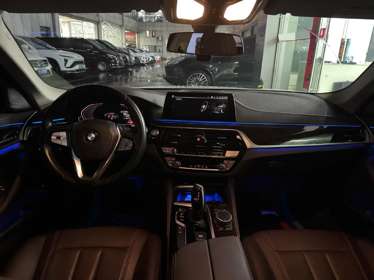 2020 BMW 5 Series 2.0T 184HP L4 8AT,autocango,china used car exporter,china ev exporter,chinese used car exporter,chinese used ev exporter