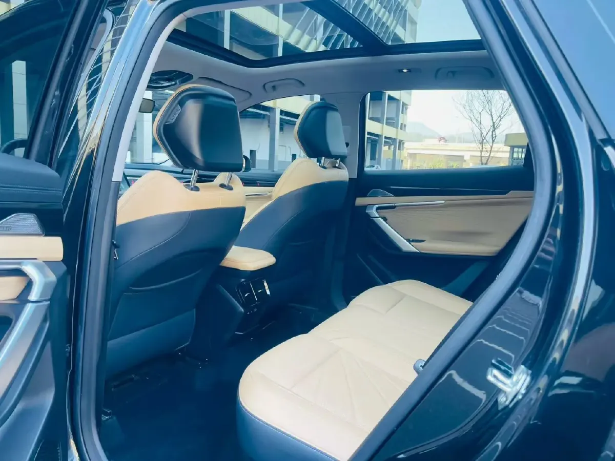 2023 Geely StarRay 1.5T 181HP L4 7DCT,autocango,china used car exporter,china ev exporter,chinese used car exporter,chinese used ev exporter