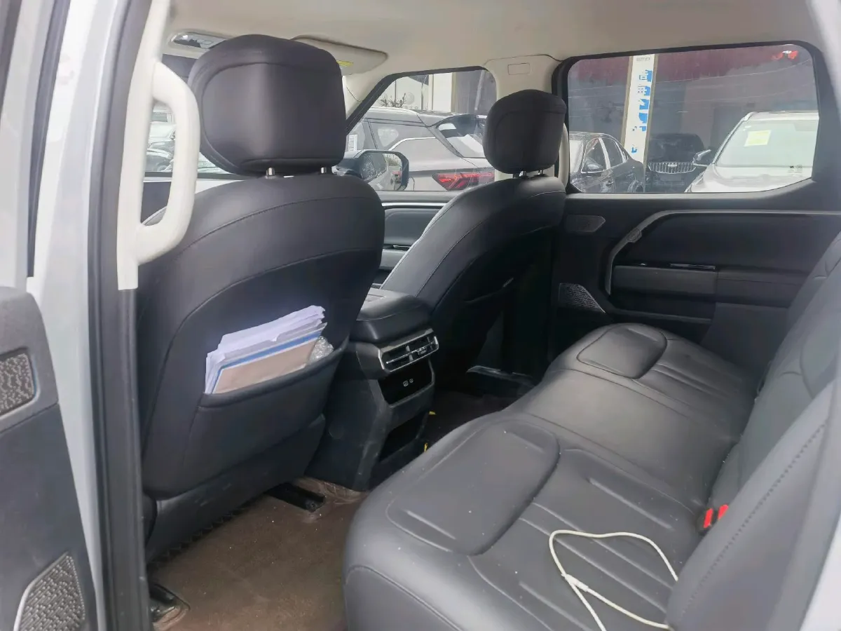 2025 MAXUS InterstellarX 2.5T 224HP L4 8AT,autocango,china used car exporter,china ev exporter,chinese used car exporter,chinese used ev exporter