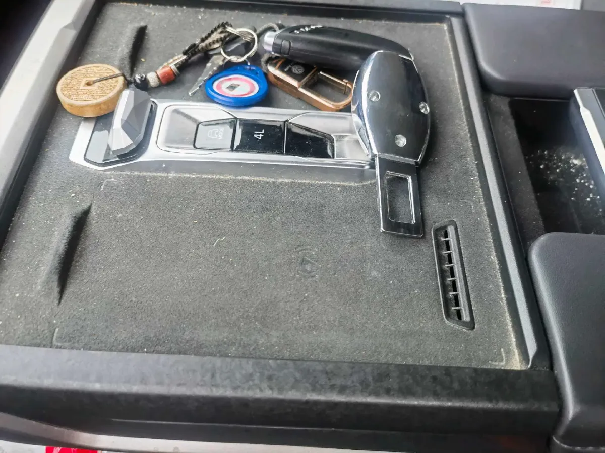 2025 MAXUS InterstellarX 2.5T 224HP L4 8AT,autocango,china used car exporter,china ev exporter,chinese used car exporter,chinese used ev exporter