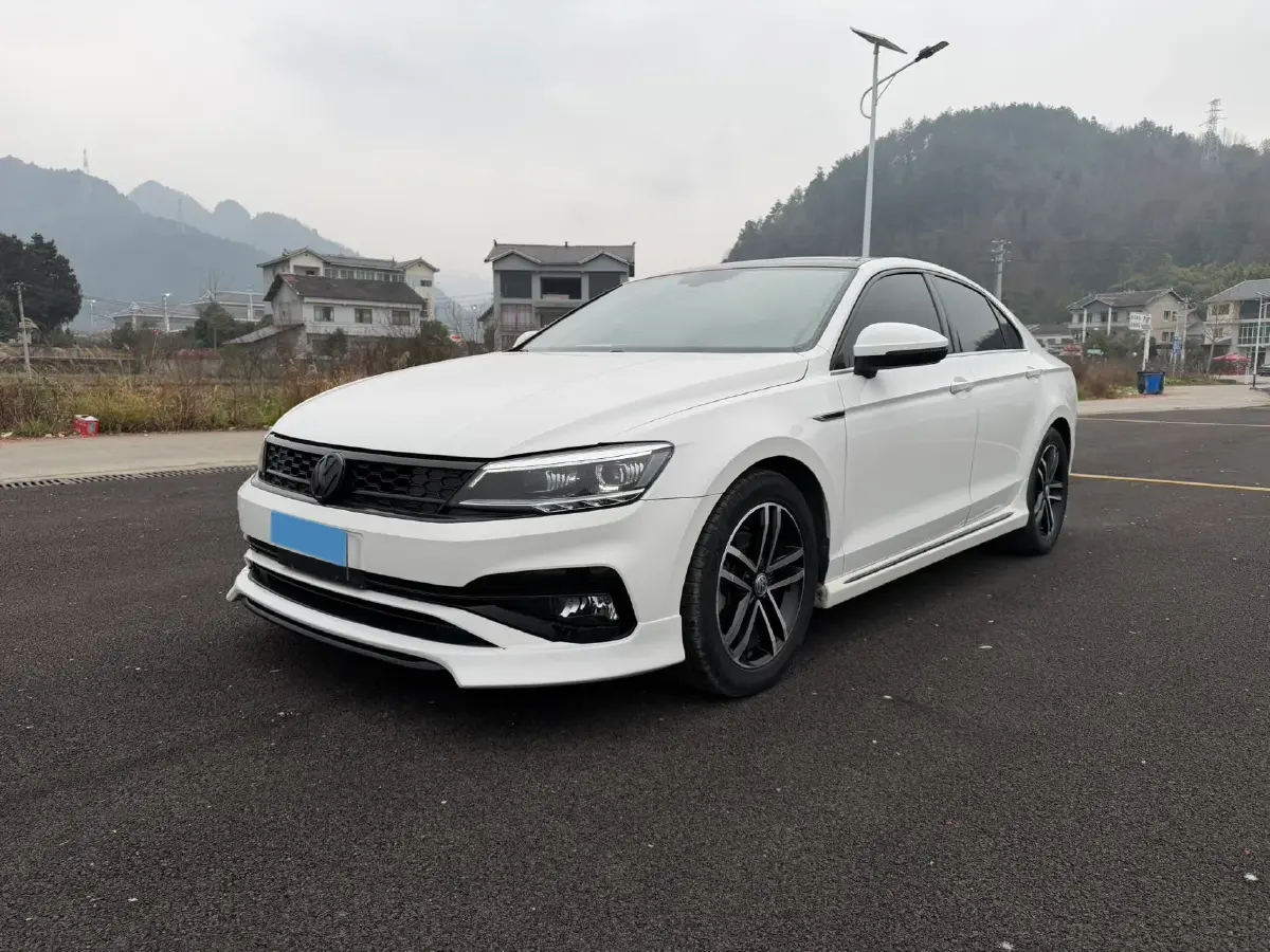 2019 Volkswagen Passat 1.4T 150HP L4 7DCT