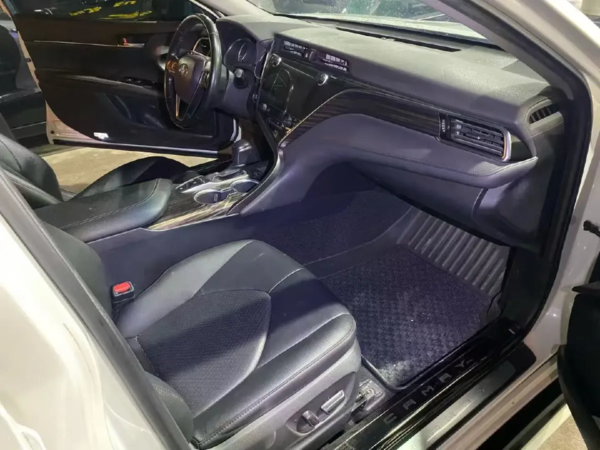 2019 Toyota Camry 2.5L 209HP L4 8AT,autocango,china used car exporter,china ev exporter,chinese used car exporter,chinese used ev exporter