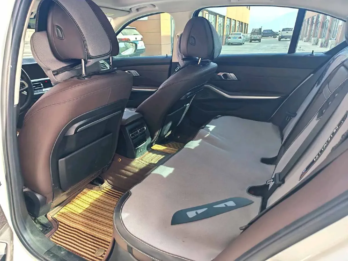 2022 BMW 3 Series 2.0T 156HP L4 8AT,autocango,china used car exporter,china ev exporter,chinese used car exporter,chinese used ev exporter