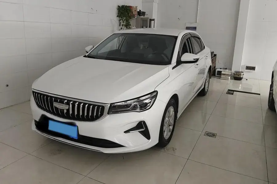 2025 Geely Emgrand 1.5L 127HP L4 5MT