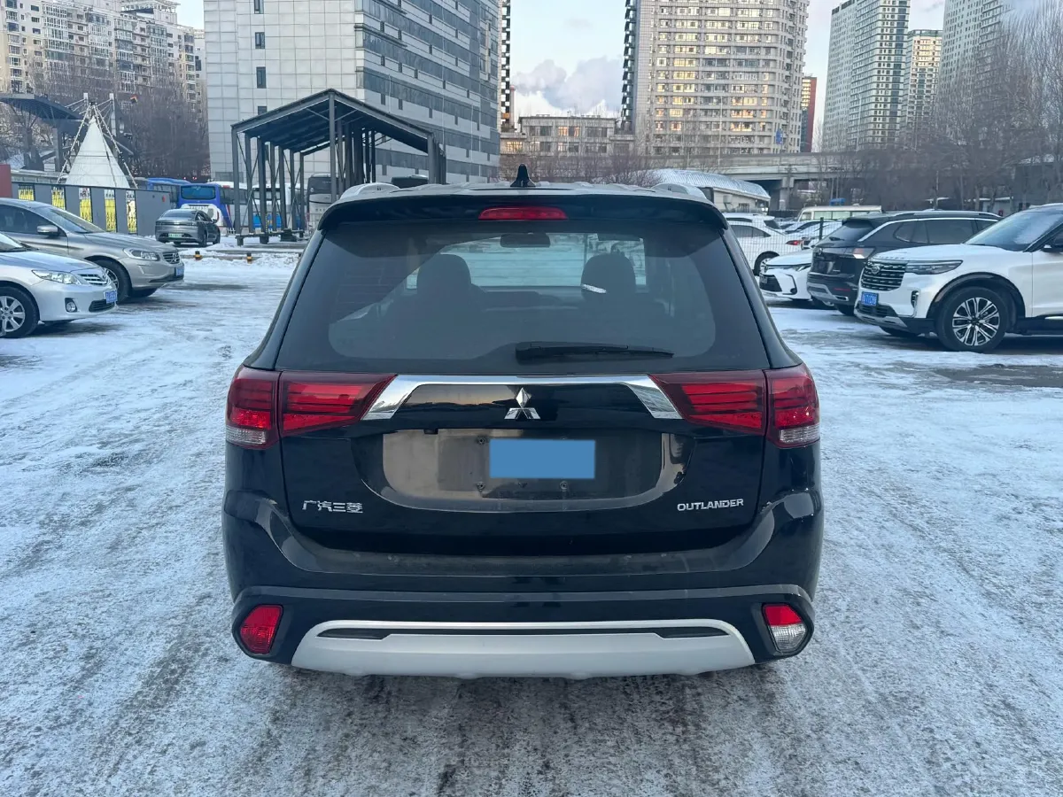 2021 Mitsubishi Outlander 2.0L 166HP L4 CVT,autocango,china used car exporter,china ev exporter,chinese used car exporter,chinese used ev exporter