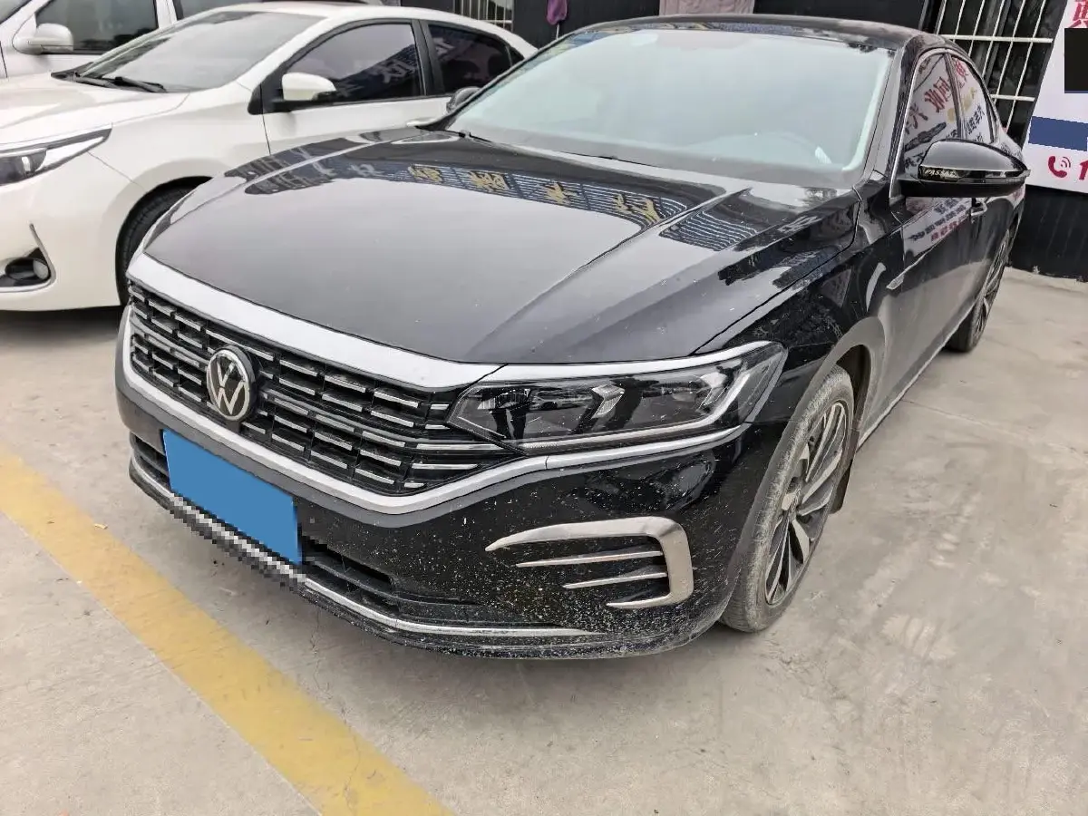 2023 Volkswagen Passat 2.0T 186HP L4 7DCT