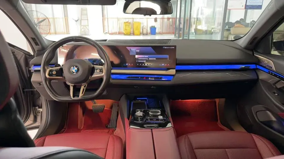 2024 BMW 5 Series 2.0T 258HP L4 8AT,autocango,china used car exporter,china ev exporter,chinese used car exporter,chinese used ev exporter