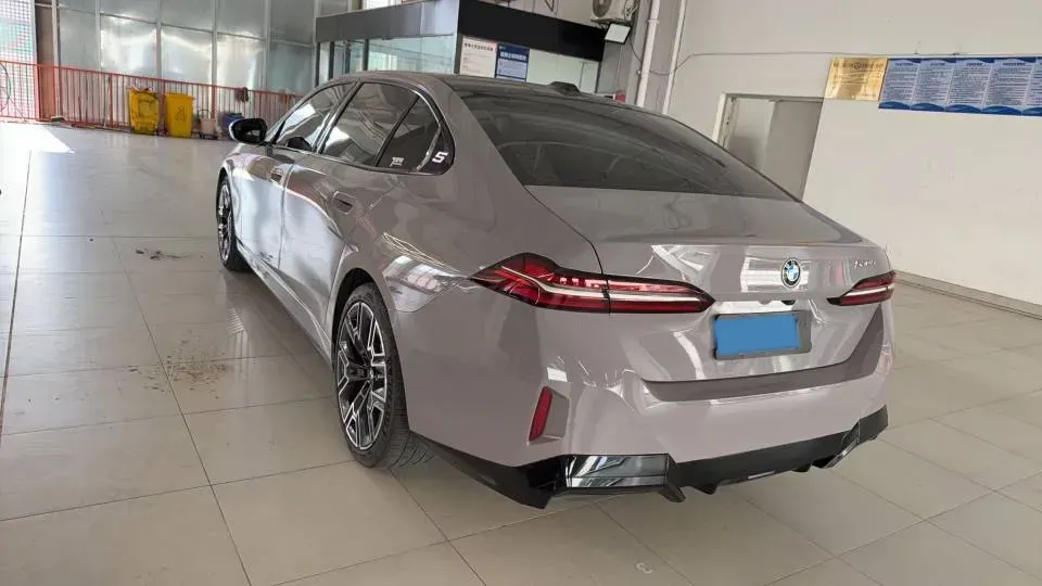 2024 BMW 5 Series 2.0T 258HP L4 8AT,autocango,china used car exporter,china ev exporter,chinese used car exporter,chinese used ev exporter