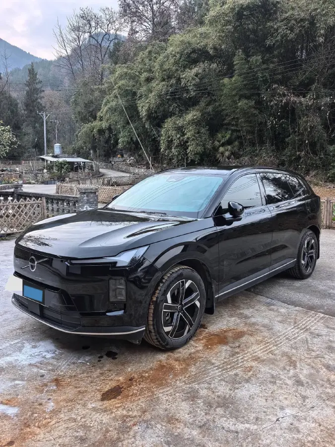 2026 Volvo XC70 PHEV 1.5T 156HP L4 3DHT PHEV