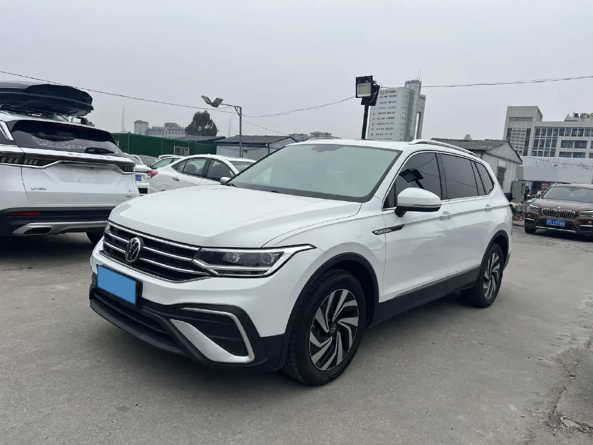 2023 Volkswagen Tiguan L 1.5T 160HP L4 7DCT