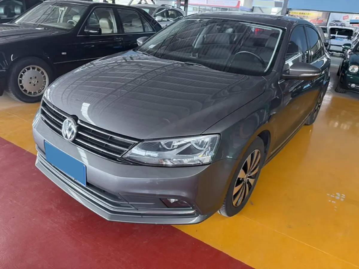 2018 Volkswagen Sagitar 1.2T 110HP L4 7DCT