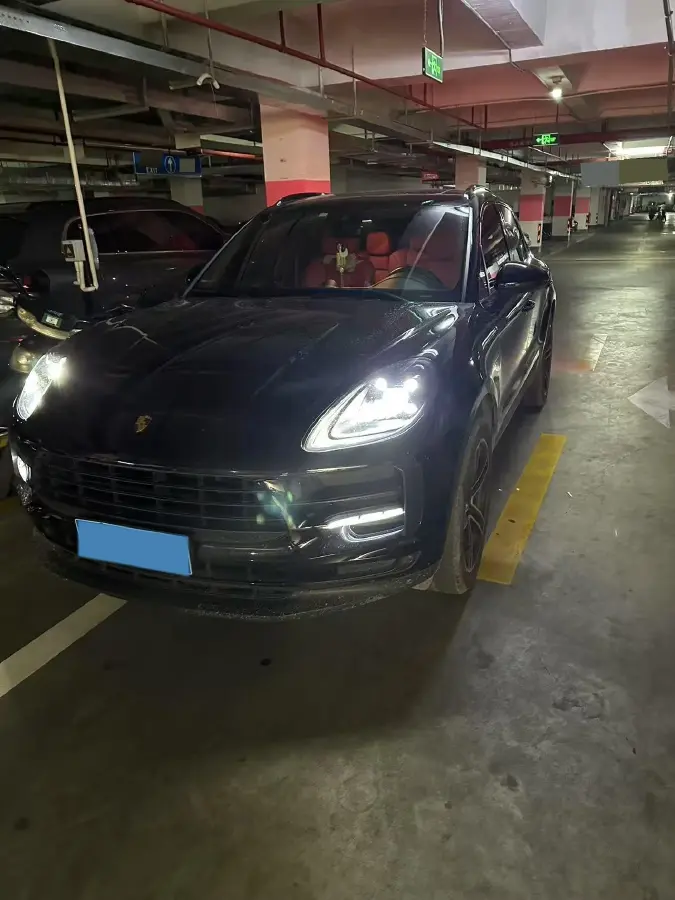 2022 Porsche Macan 2.0T 265HP L4 7DCT