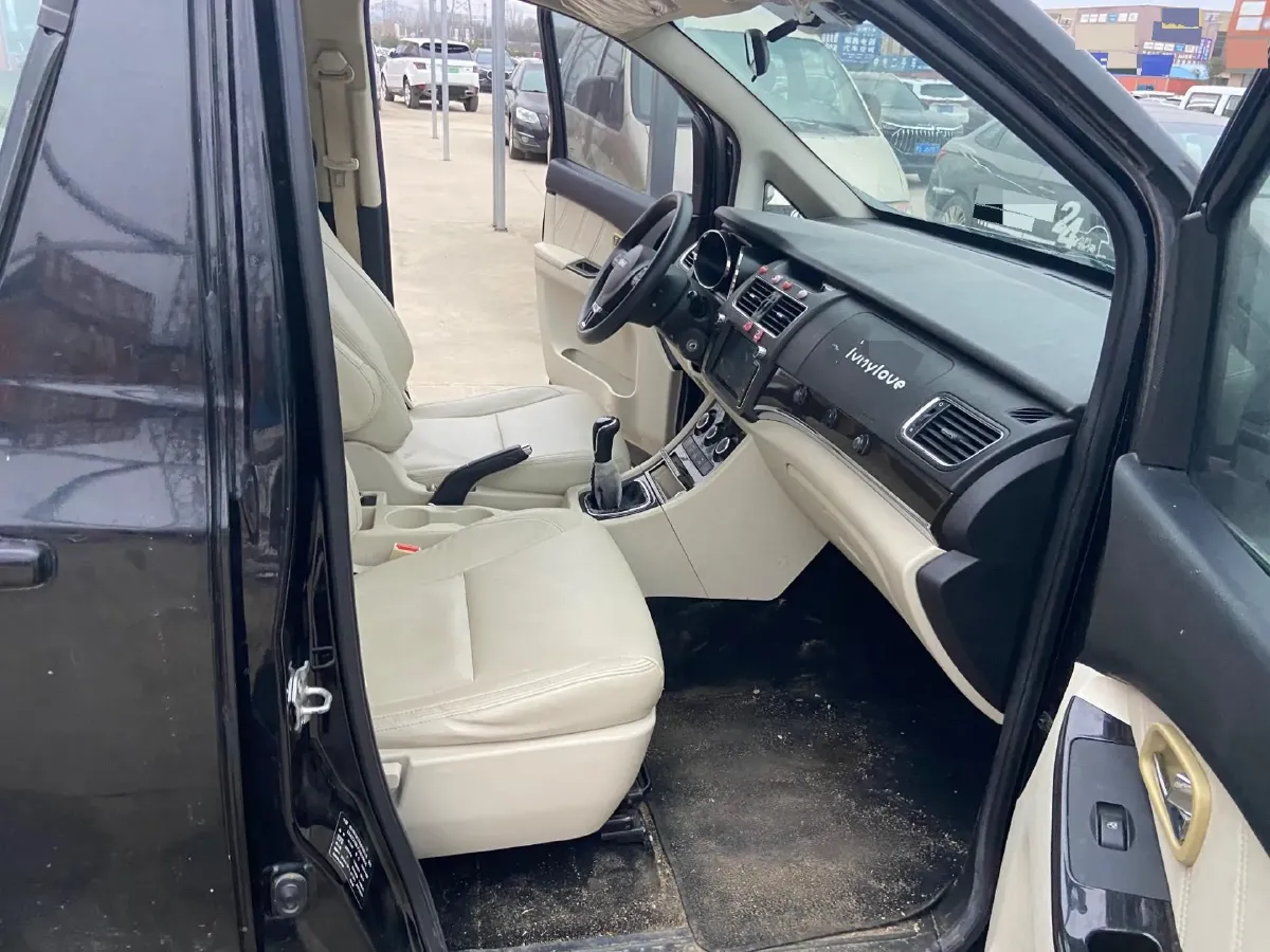 2018 Yema SiPaiKa 1.5L 112HP L4 5MT,autocango,china used car exporter,china ev exporter,chinese used car exporter,chinese used ev exporter