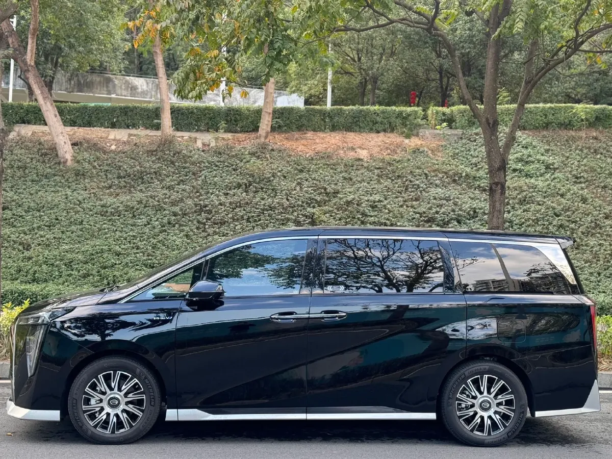2025 GAC Trumpchi E9 2.0T 190HP L4 2DHT PHEV 25.5KWH,autocango,china used car exporter,china ev exporter,chinese used car exporter,chinese used ev exporter