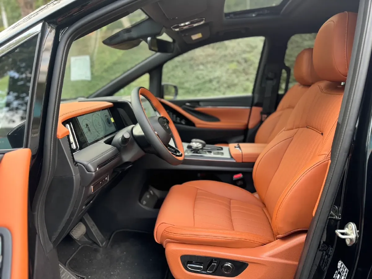 2025 GAC Trumpchi E9 2.0T 190HP L4 2DHT PHEV 25.5KWH,autocango,china used car exporter,china ev exporter,chinese used car exporter,chinese used ev exporter