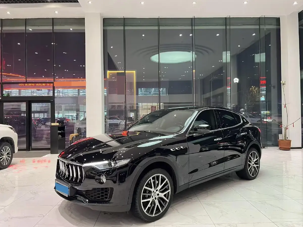 2016 Maserati Levante 3.0T 430HP V6 8AT