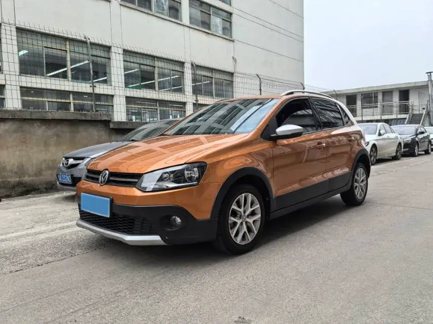 2016 Volkswagen Polo 1.6L 110HP L4 6AT
