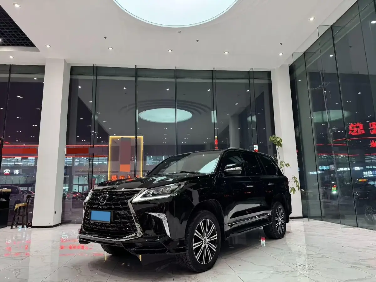 2019 Lexus LX 5.7L 367HP V8 8AT