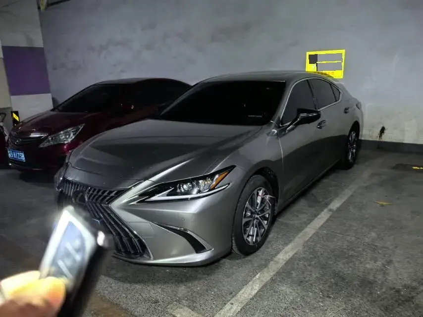 2023 Lexus ES 2.0L 173HP L4 CVT