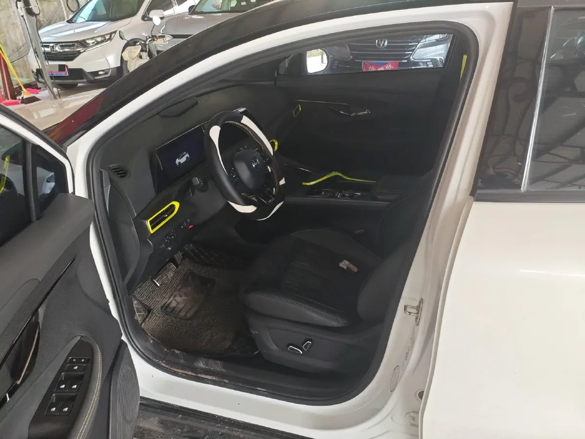 2022 ChangAn UNI-T 1.5T 188HP L4 7DCT,autocango,china used car exporter,china ev exporter,chinese used car exporter,chinese used ev exporter