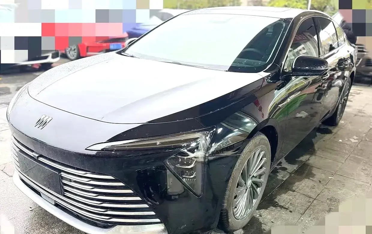 2025 Buick Larcosse 2.0T 237HP L4 9AT