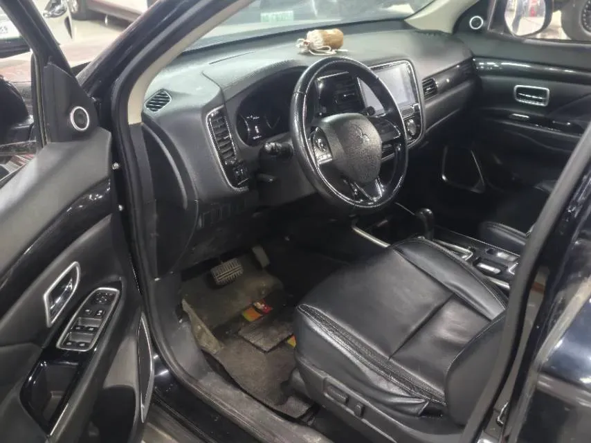 2019 Mitsubishi Outlander 2.0L 166HP L4 CVT,autocango,china used car exporter,china ev exporter,chinese used car exporter,chinese used ev exporter