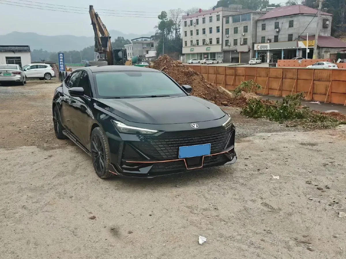 2022 ChangAn UNI-V 1.5T 188HP L4 7DCT,autocango,china used car exporter,china ev exporter,chinese used car exporter,chinese used ev exporter