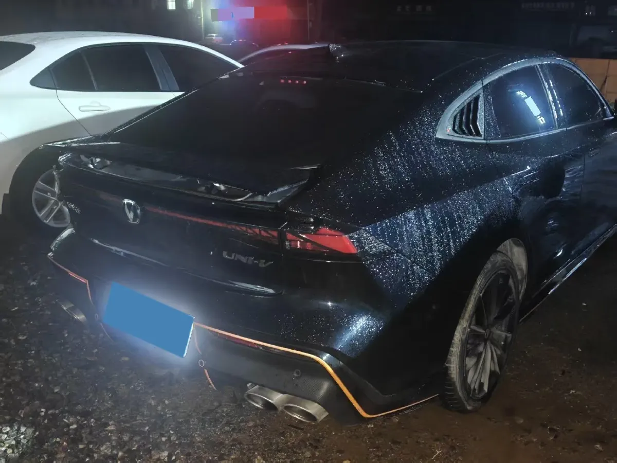 2022 ChangAn UNI-V 1.5T 188HP L4 7DCT,autocango,china used car exporter,china ev exporter,chinese used car exporter,chinese used ev exporter