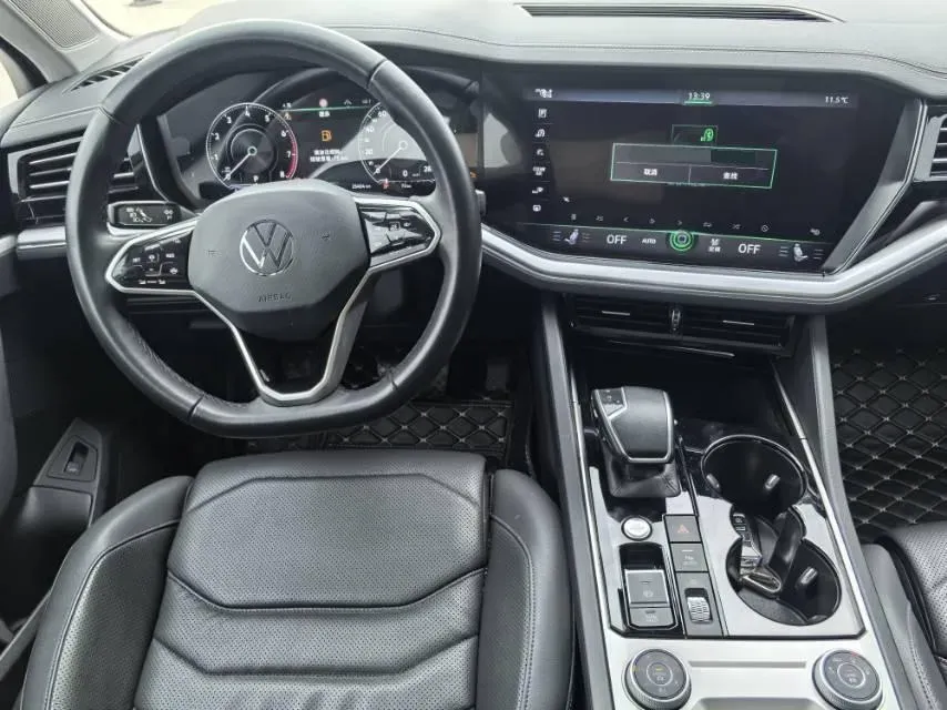 2021 Volkswagen Touareg 3.0T 340HP V6 8AT,autocango,china used car exporter,china ev exporter,chinese used car exporter,chinese used ev exporter