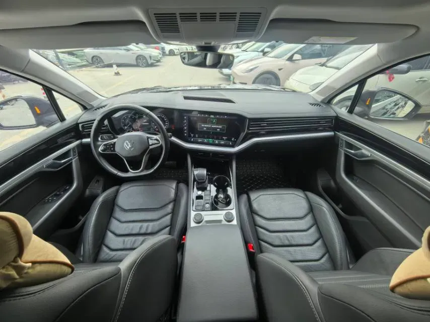 2021 Volkswagen Touareg 3.0T 340HP V6 8AT,autocango,china used car exporter,china ev exporter,chinese used car exporter,chinese used ev exporter