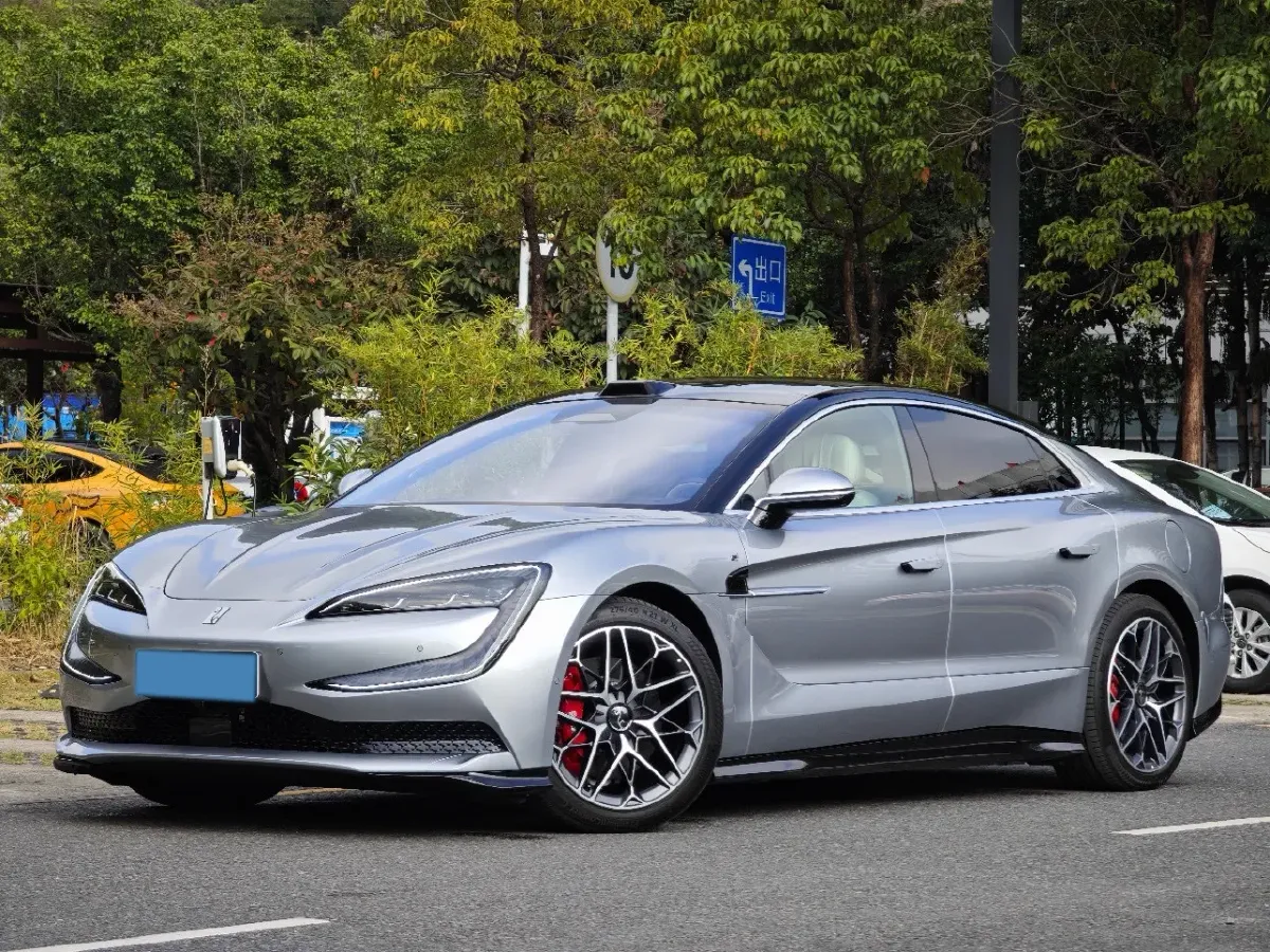 2025 YangWang U7 BEV 135.5KWH,autocango,china used car exporter,china ev exporter,chinese used car exporter,chinese used ev exporter