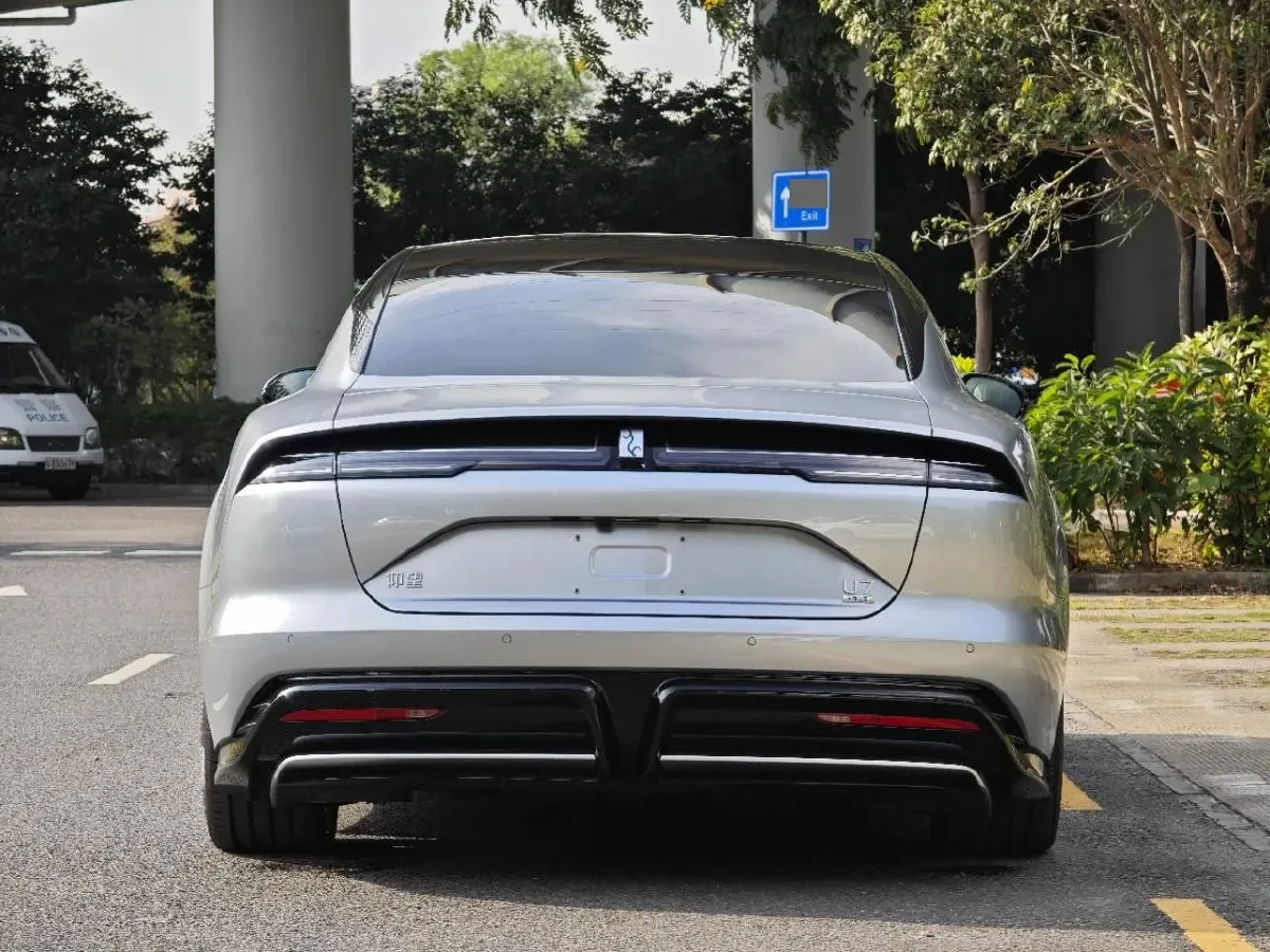 2025 YangWang U7 BEV 135.5KWH,autocango,china used car exporter,china ev exporter,chinese used car exporter,chinese used ev exporter