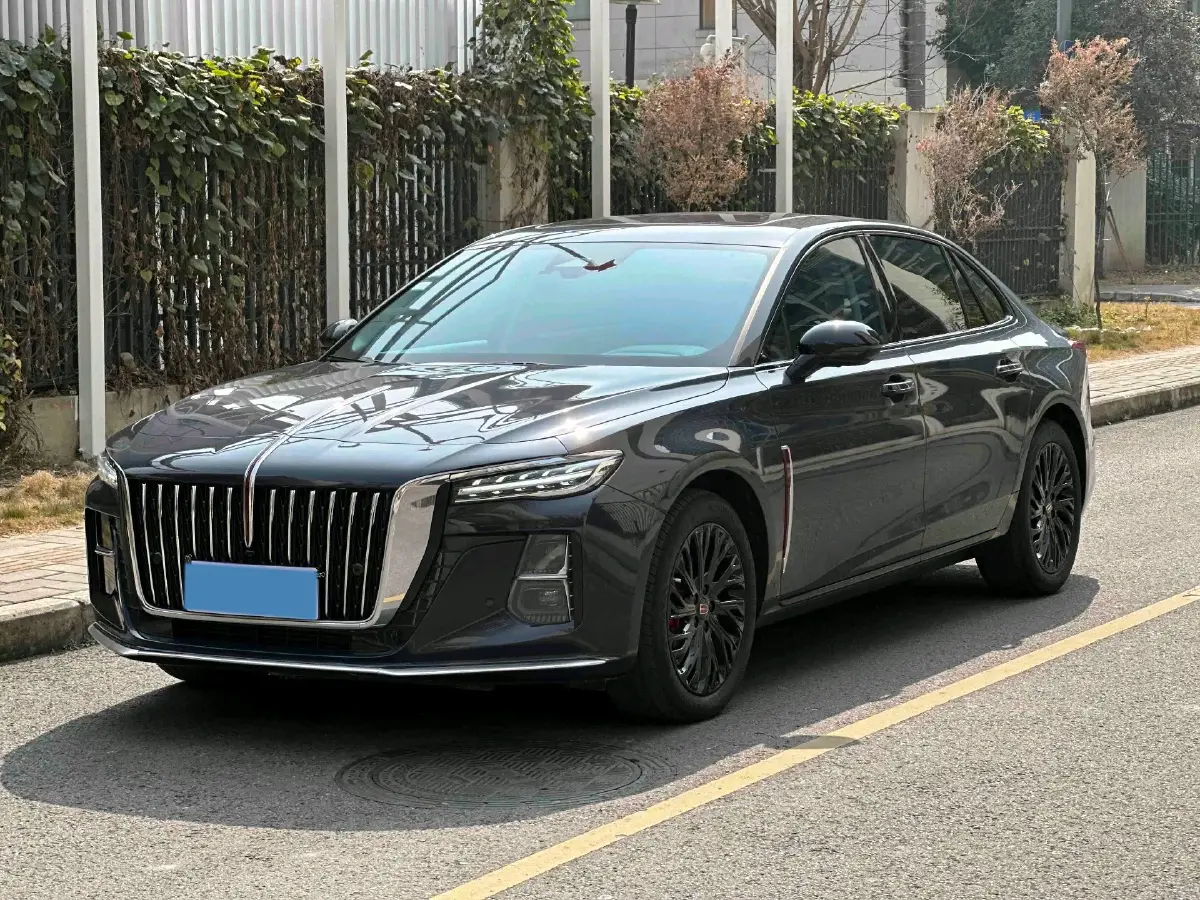 2023 HongQi H5 2.0T 224HP L4 8AT