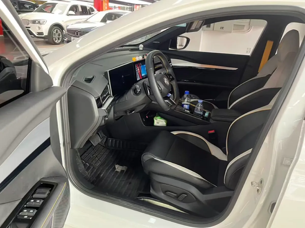 2022 MG 5 Scorpio 1.5T 181HP L4 7DCT,autocango,china used car exporter,china ev exporter,chinese used car exporter,chinese used ev exporter