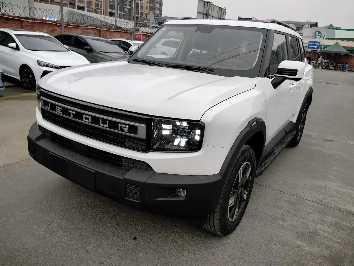 2025 Jetour DASHING 1.5T 184HP L4 7DCT