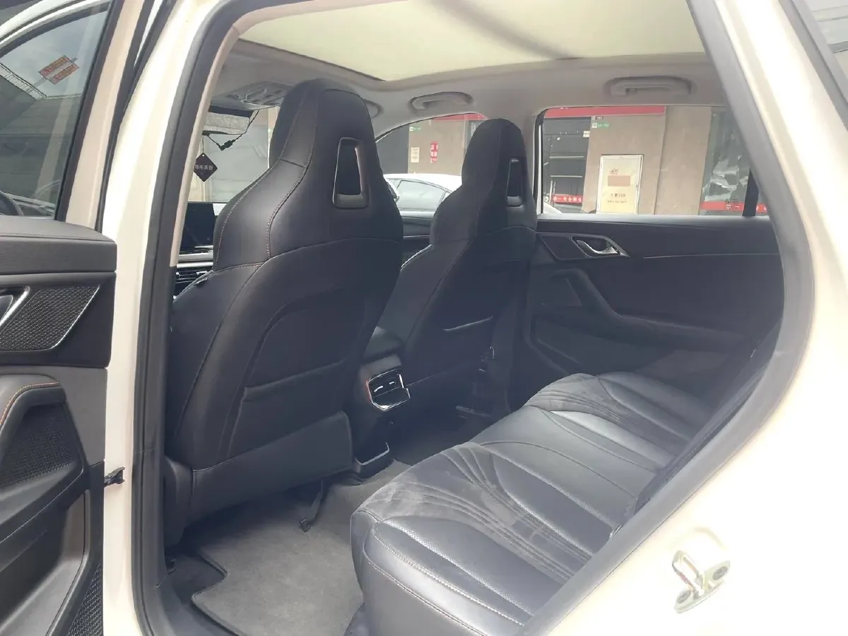 2024 Roewe D5X DMH 1.5T 150HP L4 2DHT PHEV 21.4KWH,autocango,china used car exporter,china ev exporter,chinese used car exporter,chinese used ev exporter