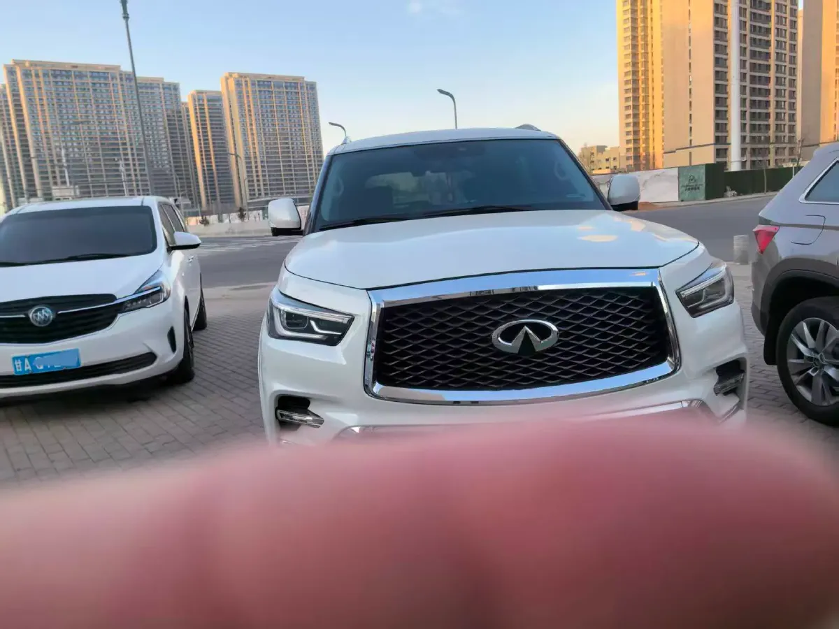 2016 Infiniti QX80 5.6L 398HP V8 7AT,autocango,china used car exporter,china ev exporter,chinese used car exporter,chinese used ev exporter