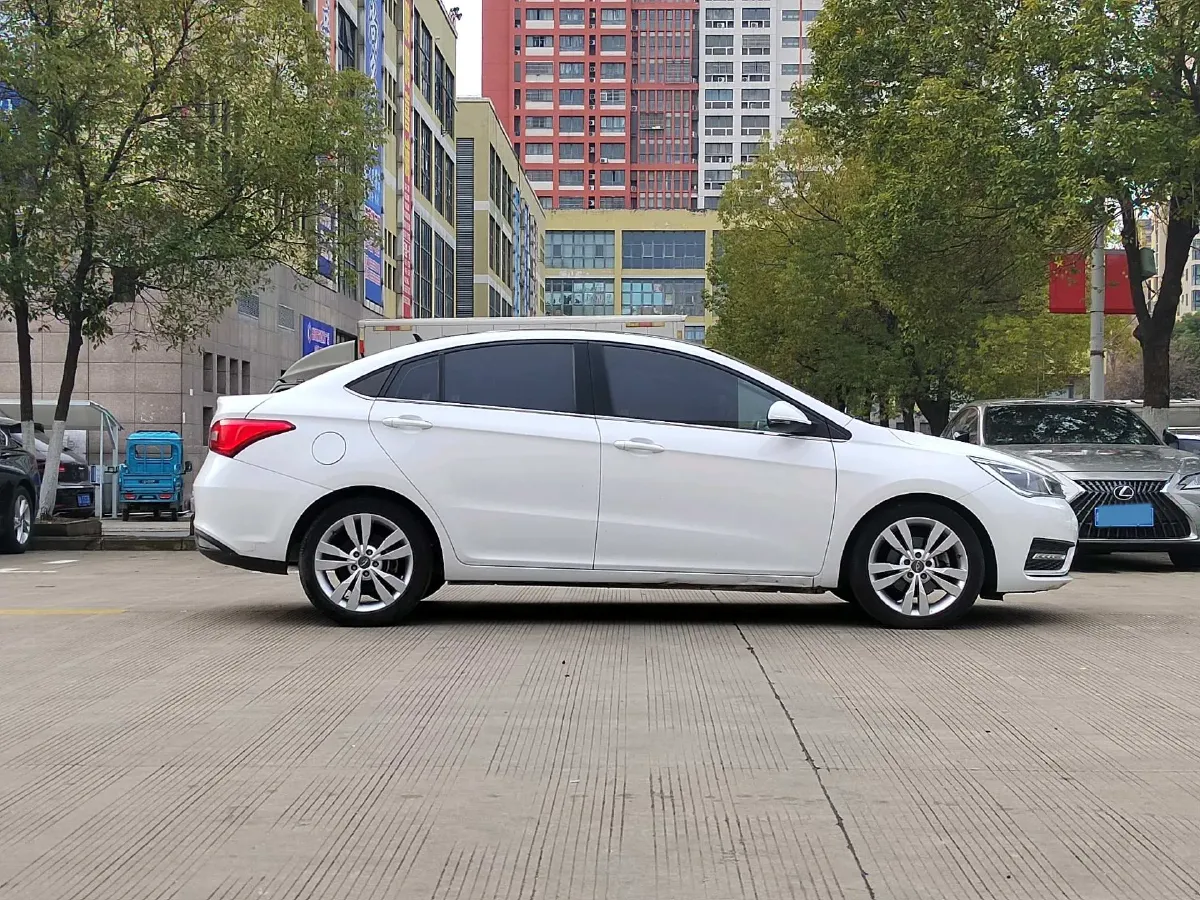 2017 ChangAn CS35 1.6L 125HP L4 4AT,autocango,china used car exporter,china ev exporter,chinese used car exporter,chinese used ev exporter