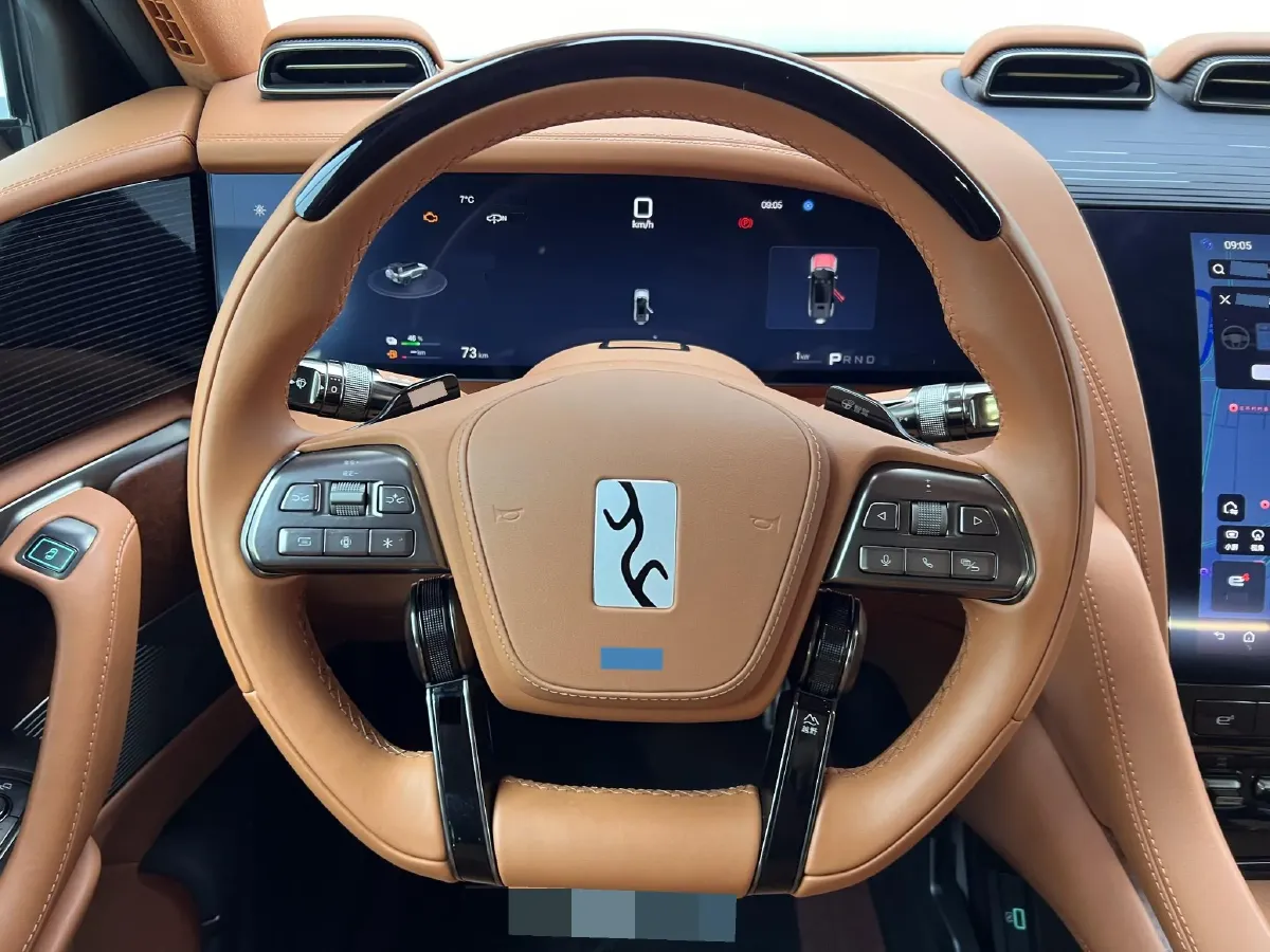 2023 YangWang U8 2.0T 272HP L4 REEV 49.05KWH,autocango,china used car exporter,china ev exporter,chinese used car exporter,chinese used ev exporter