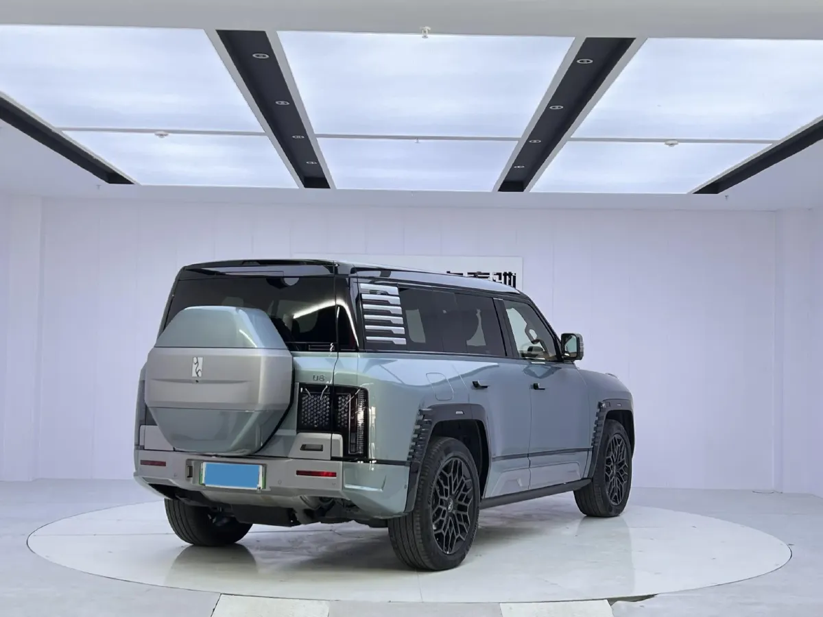 2023 YangWang U8 2.0T 272HP L4 REEV 49.05KWH,autocango,china used car exporter,china ev exporter,chinese used car exporter,chinese used ev exporter