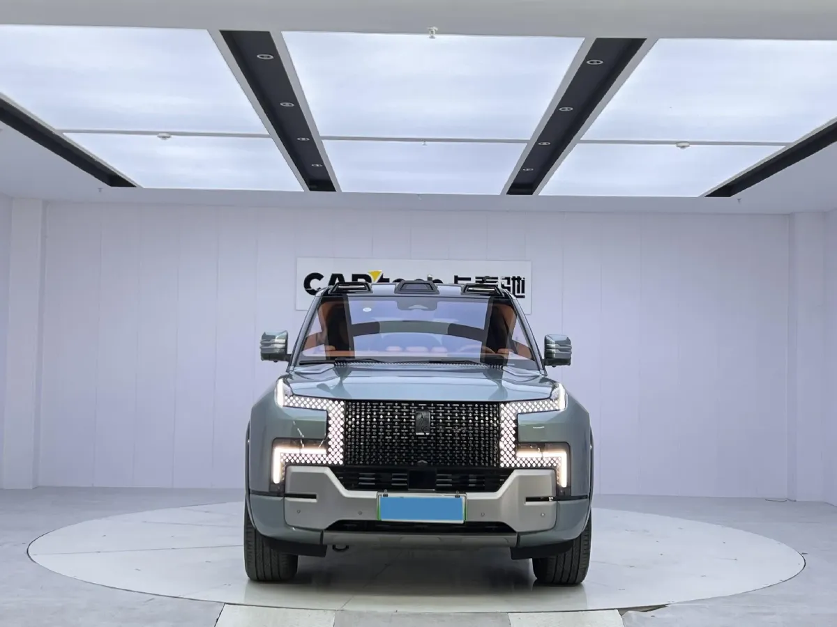 2023 YangWang U8 2.0T 272HP L4 REEV 49.05KWH,autocango,china used car exporter,china ev exporter,chinese used car exporter,chinese used ev exporter