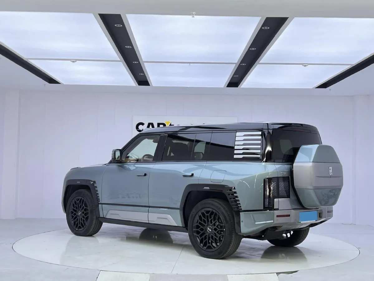 2023 YangWang U8 2.0T 272HP L4 REEV 49.05KWH,autocango,china used car exporter,china ev exporter,chinese used car exporter,chinese used ev exporter