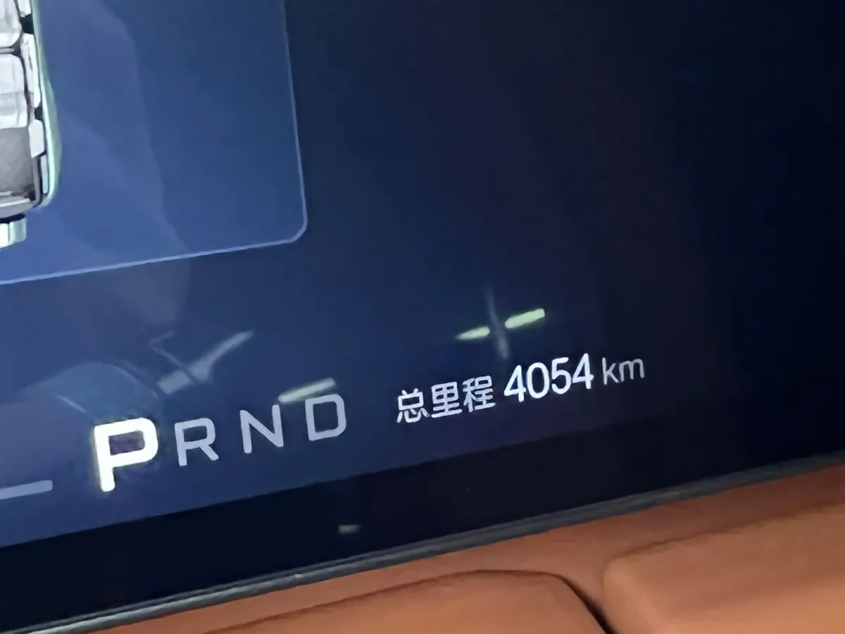 2023 YangWang U8 2.0T 272HP L4 REEV 49.05KWH,autocango,china used car exporter,china ev exporter,chinese used car exporter,chinese used ev exporter