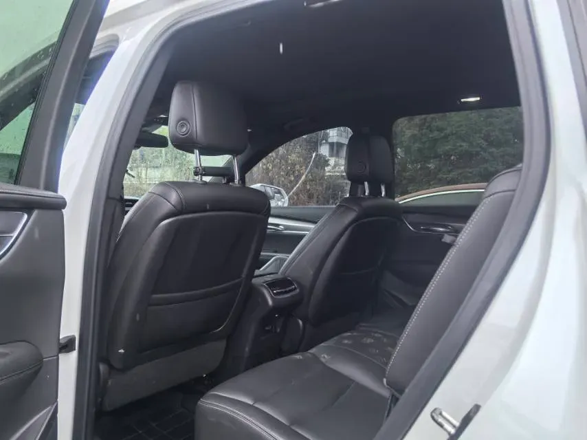 2021 Cadillac XT6 2.0T 237HP L4 9AT,autocango,china used car exporter,china ev exporter,chinese used car exporter,chinese used ev exporter