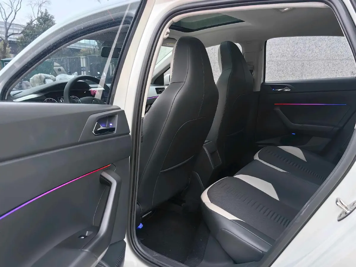 2023 ChangAn Lamore 1.5T 170HP L4 7DCT,autocango,china used car exporter,china ev exporter,chinese used car exporter,chinese used ev exporter