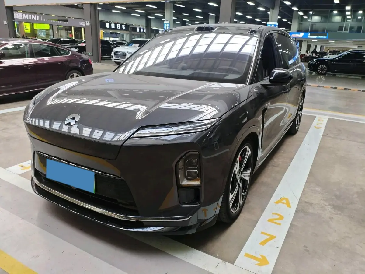 2026 NIO ES8 BEV